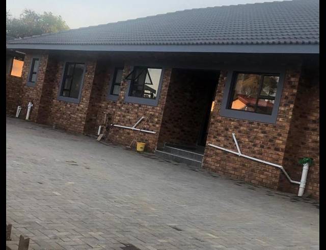 3 BEDROOM HOUSE FOR SALE IN GLENVISTA